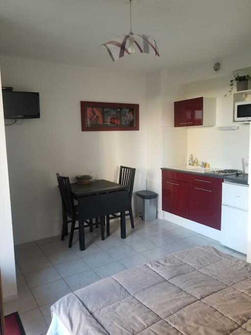Studio De Plain-Pied Avec Terrasse Tout Proche Mer Courseulles-sur-Mer Extérieur photo